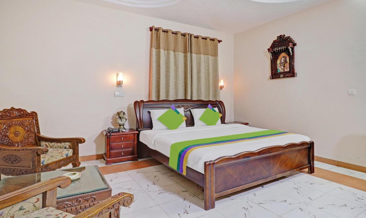 Hotel Vikrant Pinjaur Εξωτερικό φωτογραφία