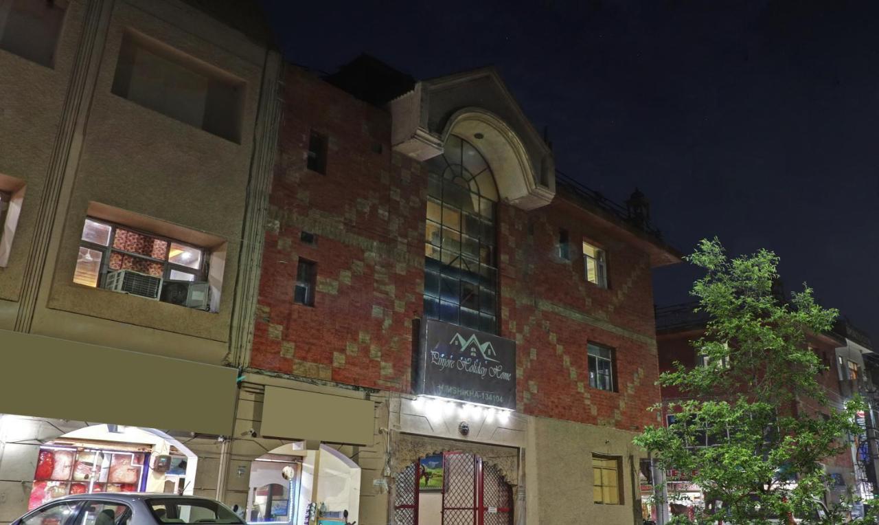 Hotel Vikrant Pinjaur Εξωτερικό φωτογραφία